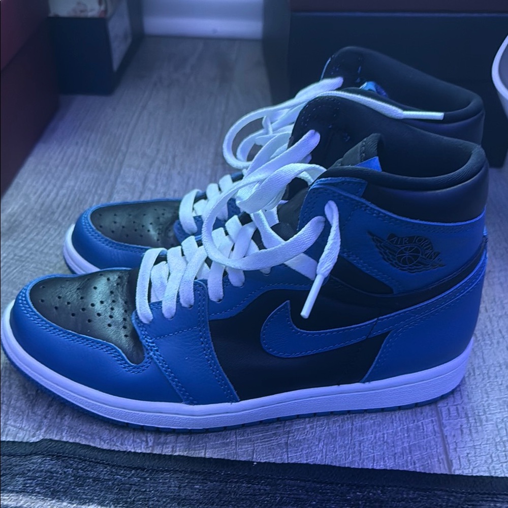 Men's Blue and Black High-Top Sneakers jordan 1 dark marina blue